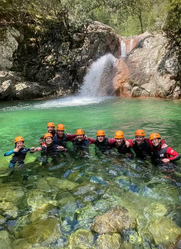 Canyoning Pulischellu - Groupe dans les vasques émeraudes